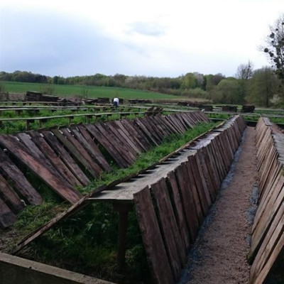 La ferme - au printemps - l’installation des parcs